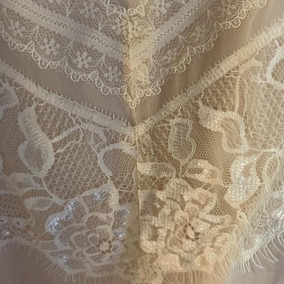 Haute Hippie XS Cream 100% silk dress. Under layer, top layer with embroidery. - Picture 4 of 5